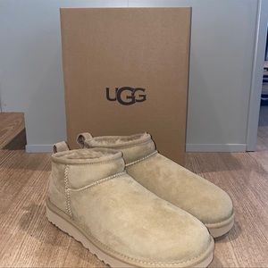 Authentic UGG Mustard Seed Ultra Mini - Used - Excellent Condition